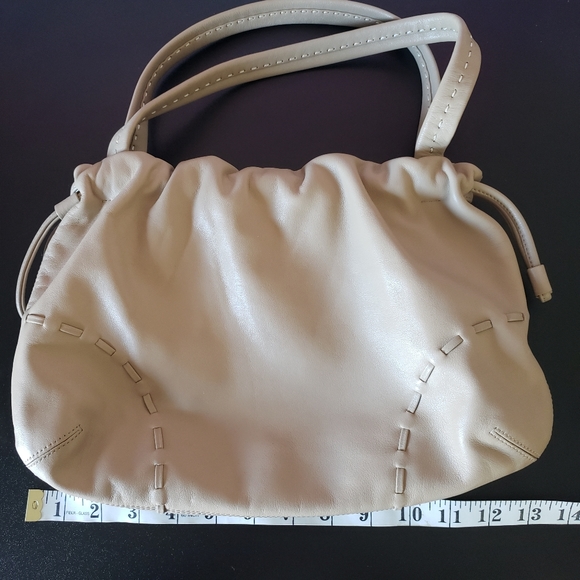 Ann taylor tan half moon leather bag..magnetic closure - Picture 5 of 15